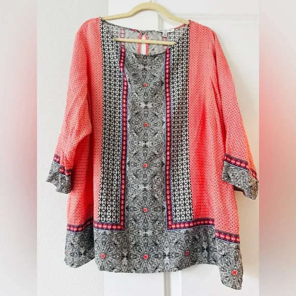 Rose & Olive Red and Black Tunic Top - Picture 4 of 11